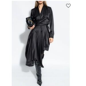 Balenciaga
Long sleeves silk midi dress